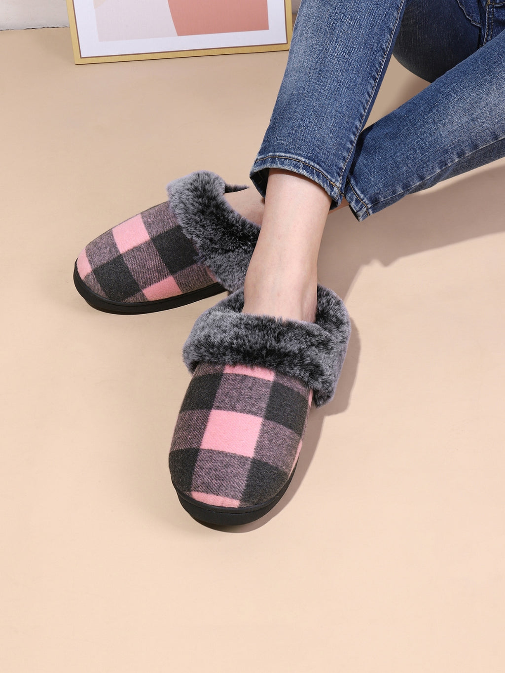 Plaid Furry Round Toe Flat Slippers