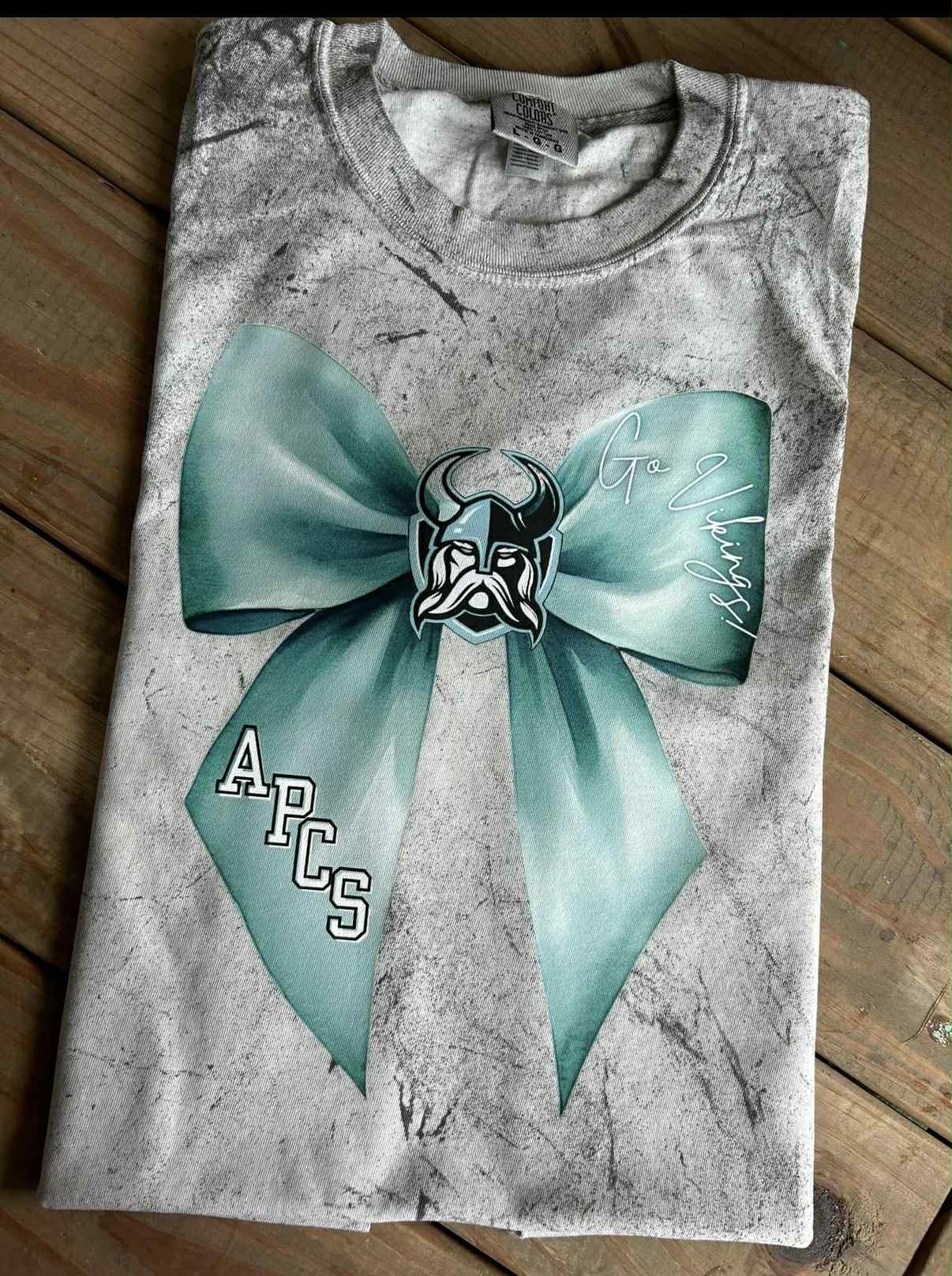 Bow Spirit Graphic T-Shirt