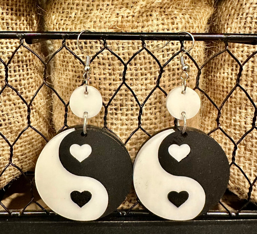 Black & White Yin Yang - S. M. & Co.