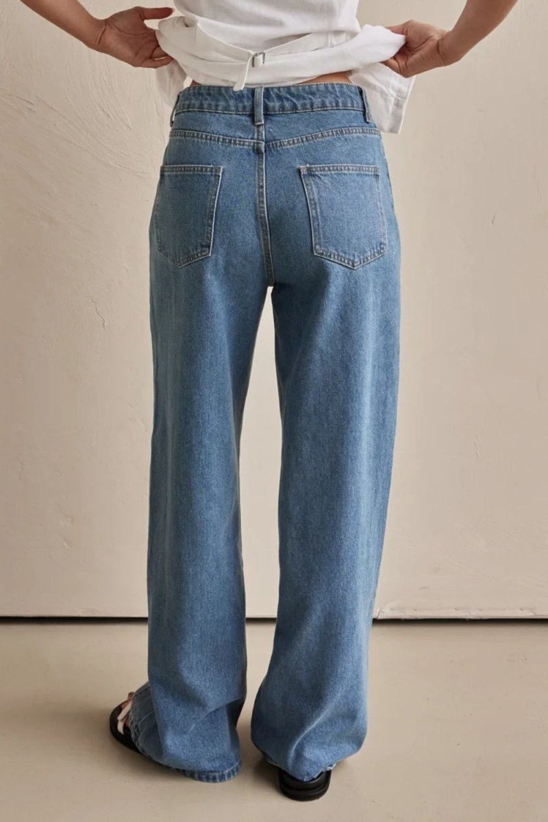 Contrast Straight Leg Jeans with Pockets - S. M. & Co.