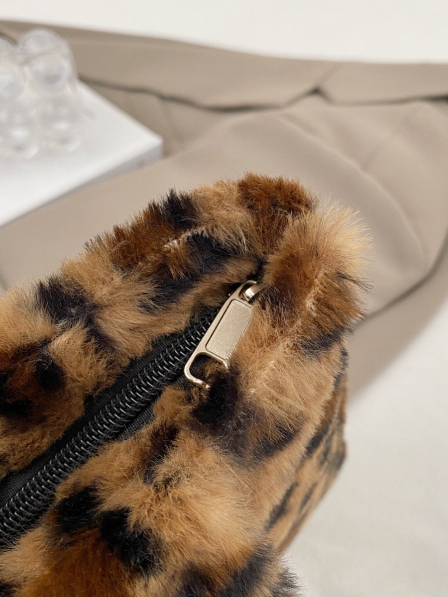 Leopard Fluff Handbag with Zip - S. M. & Co.