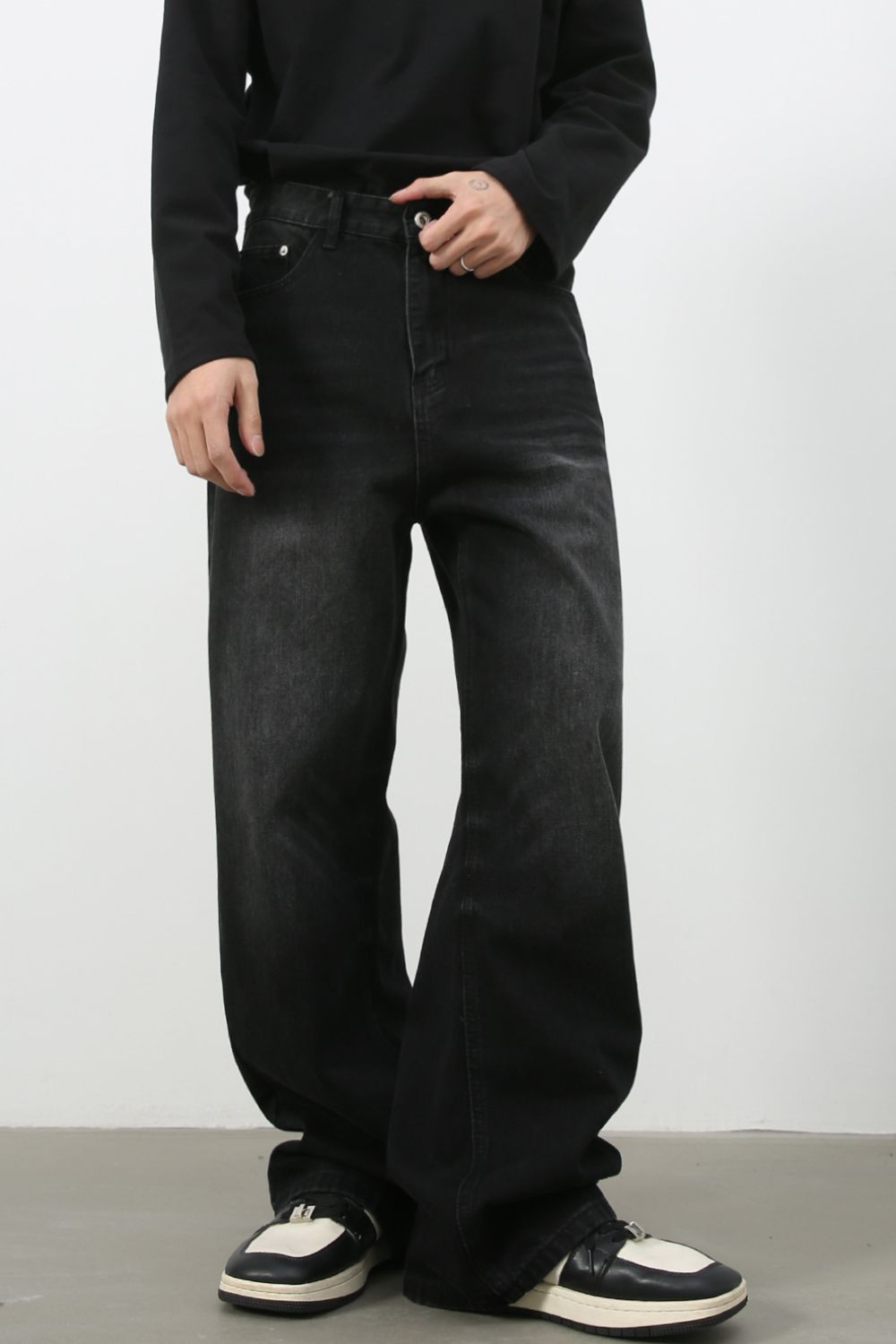 Men's Mid Rise Wide Leg Jeans - S. M. & Co.