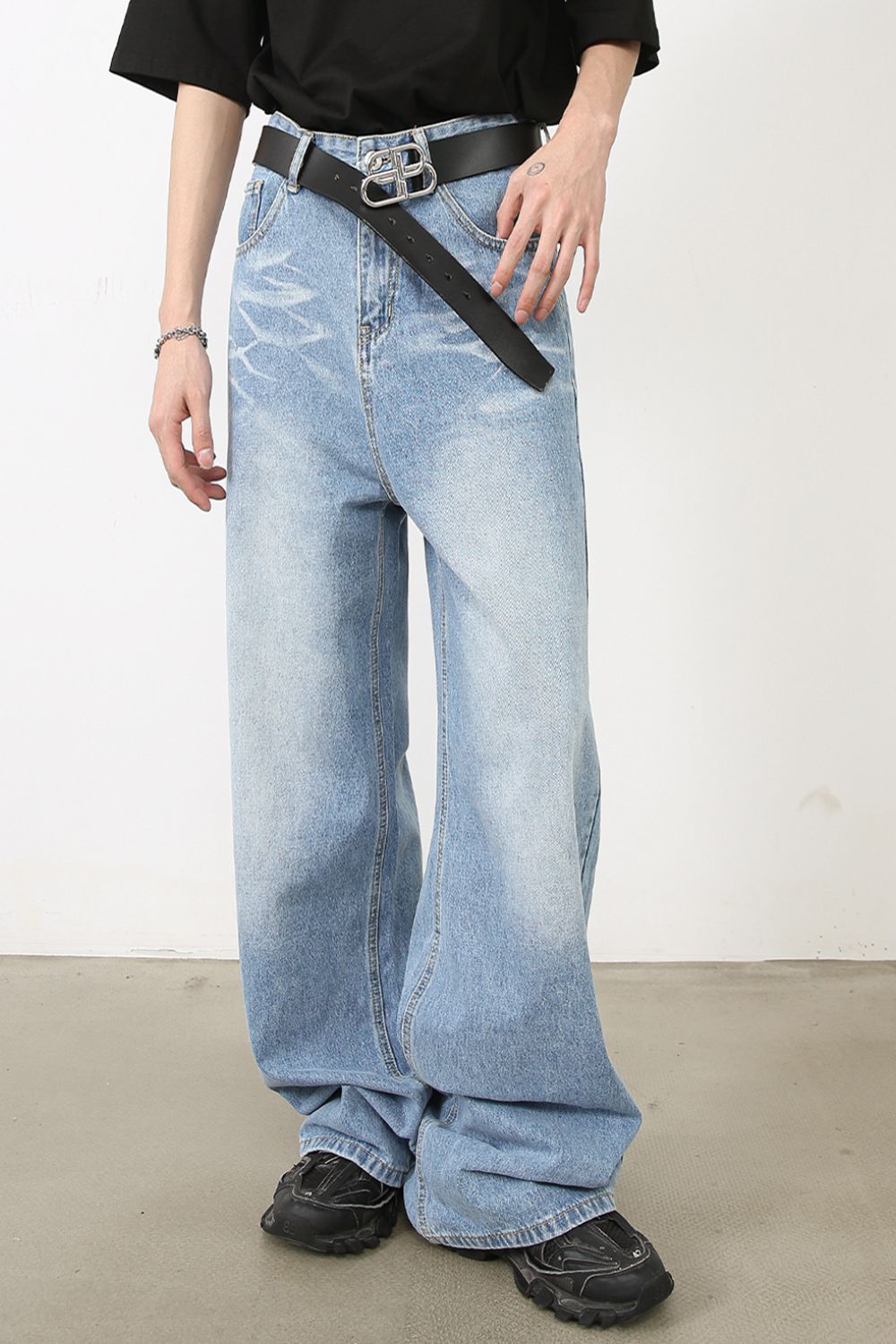 Men's Wide Leg Jeans - S. M. & Co.