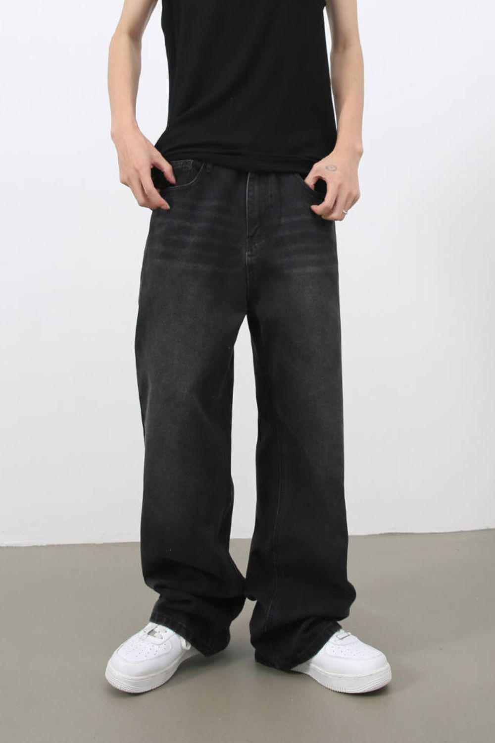 Men's Wide Leg Jeans with Pockets - S. M. & Co.