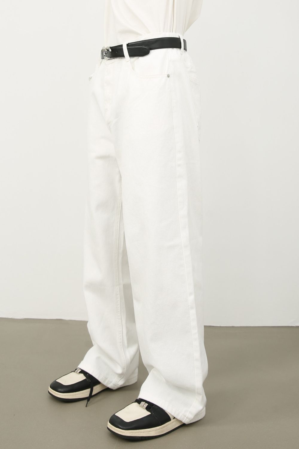 Men's Wide Straight Leg Jeans - S. M. & Co.