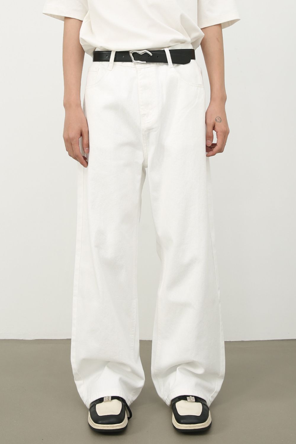 Men's Wide Straight Leg Jeans - S. M. & Co.