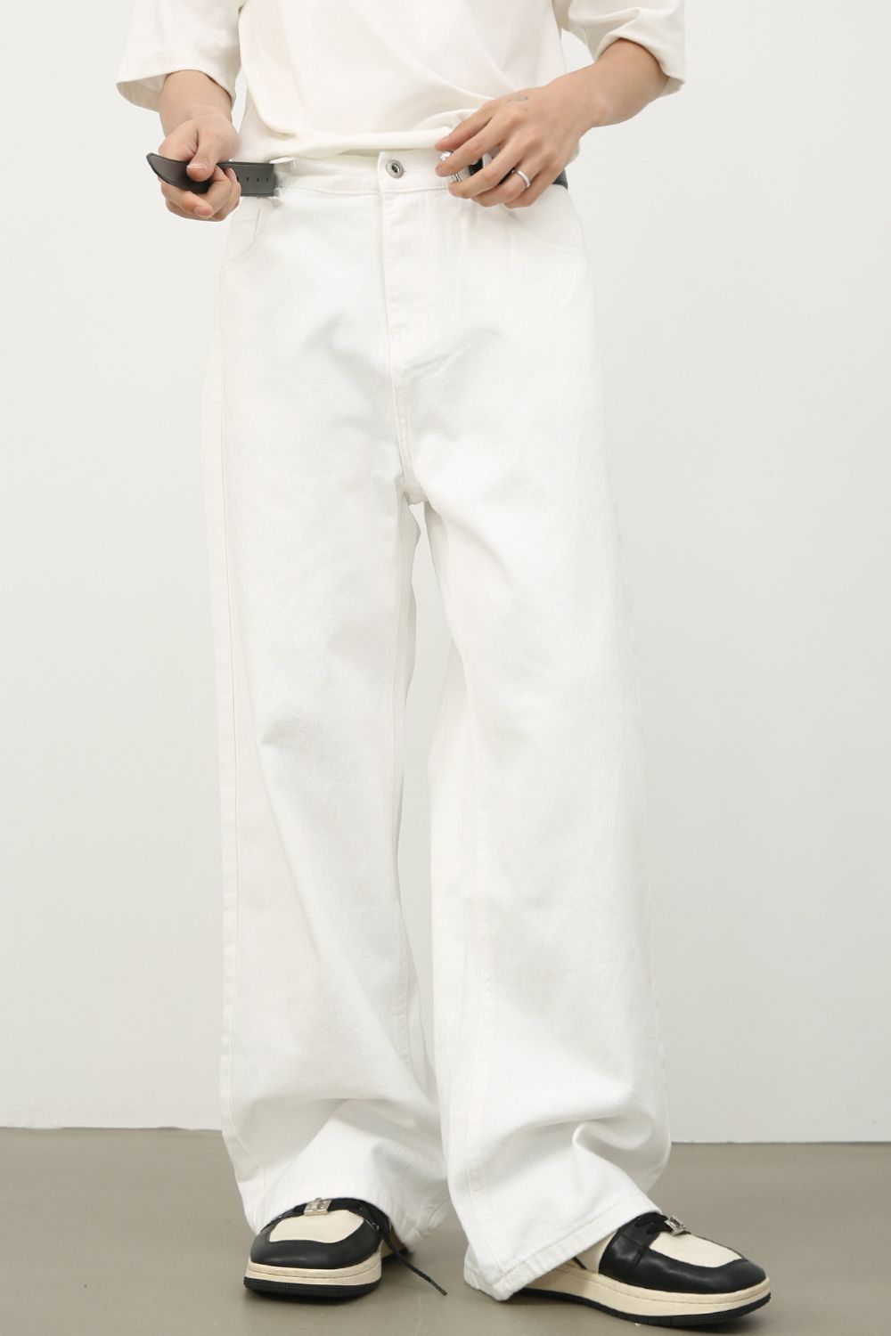 Men's Wide Straight Leg Jeans - S. M. & Co.