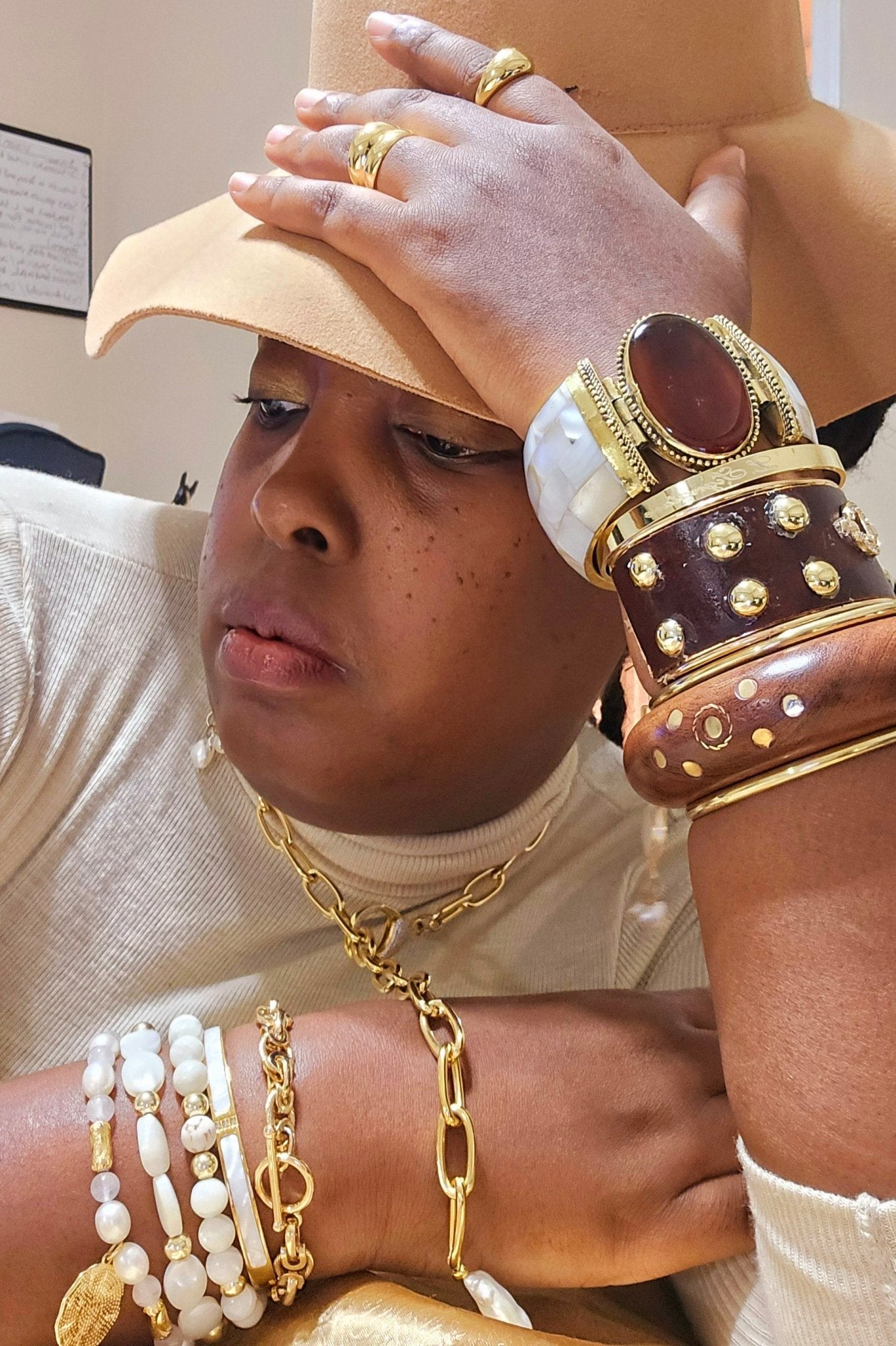 Natural Brown Agate Shell Bangles