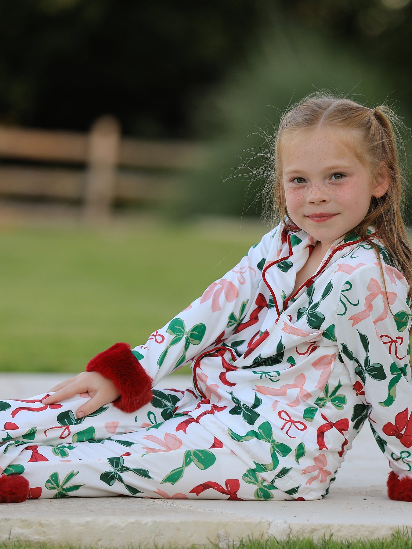 Holiday Bow Print Christmas Pajama Set – Girls Cozy Red Trim Sleepwear